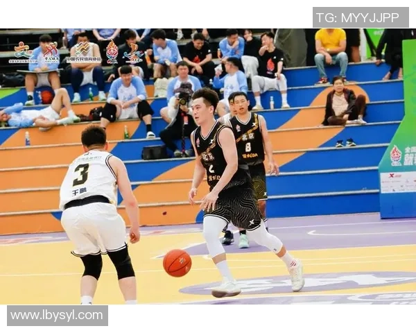 赛后分析：北京篮球队与广州篮球队默契配合的关键因素与表现总结