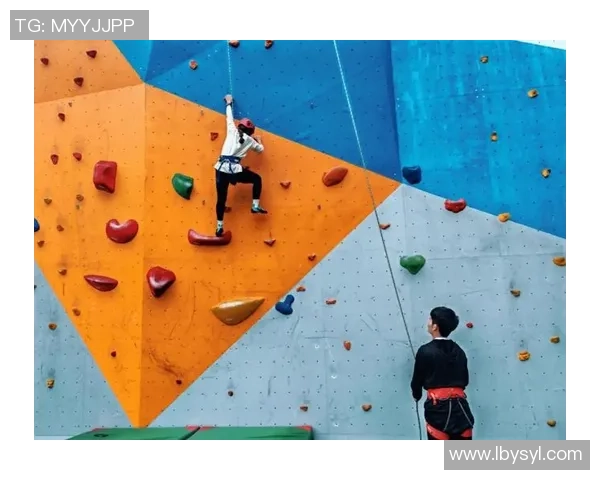 重庆攀岩队战术之争引发热议攀岩界的未来发展方向探讨