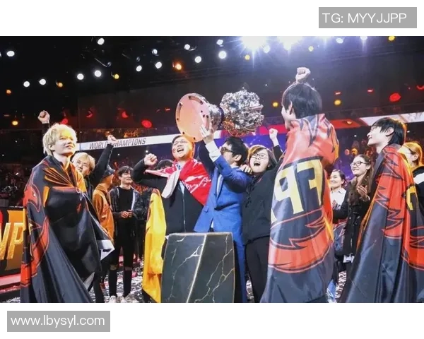 赛后分析：FPX与RNG实力对比及未来发展展望